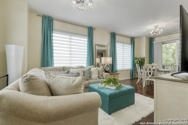 215 Center St. #206 San Antonio, TX 78202