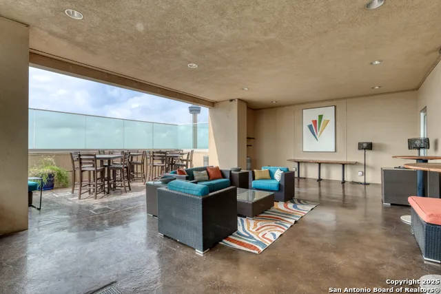 215 Center St. #206 San Antonio, TX 78202