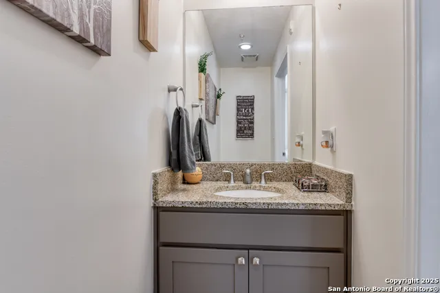 215 Center St. #206 San Antonio, TX 78202