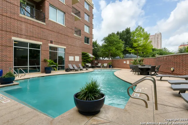215 Center St. #206 San Antonio, TX 78202