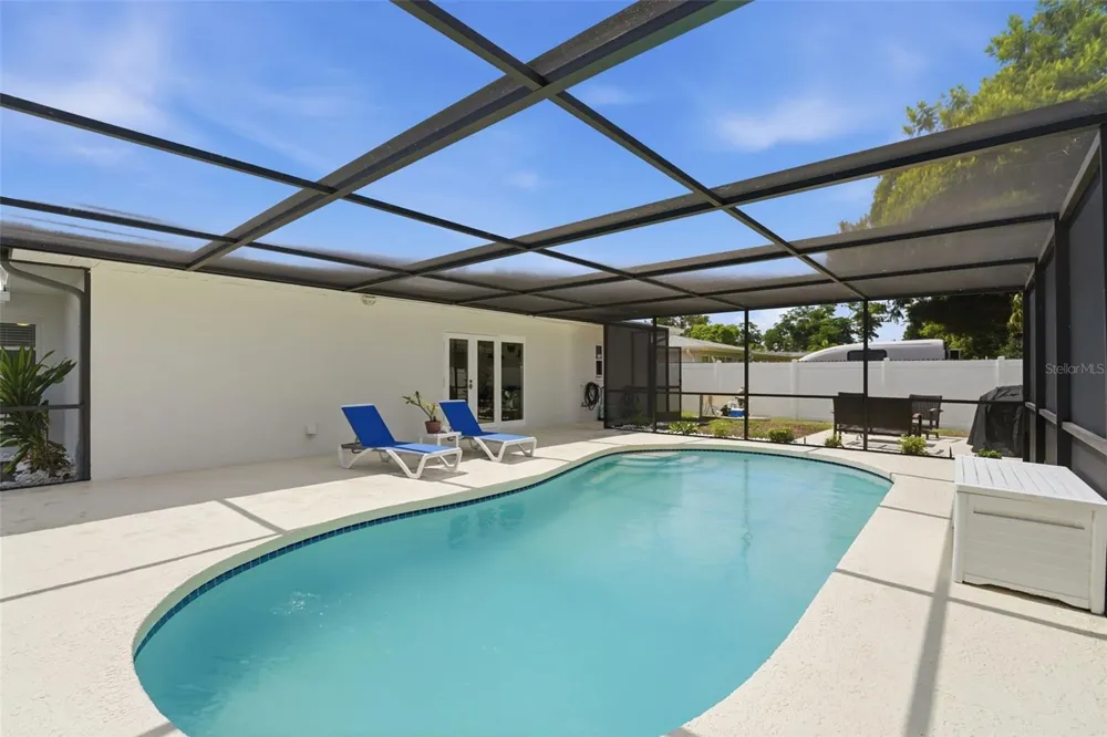 2600 CAMBRIDGE DRIVE Sarasota, FL 34232