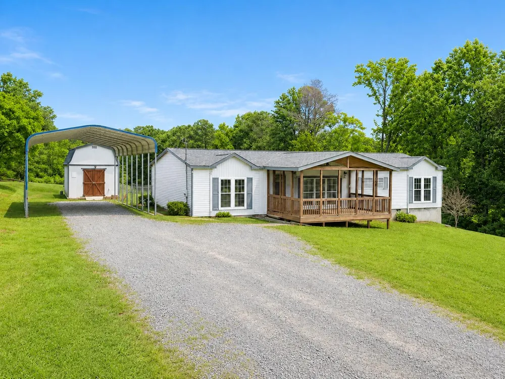 520 Hurtt Road Chickamauga, GA 30707