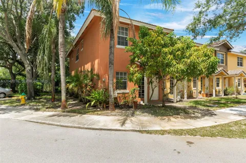 6819 Sienna Club Pl