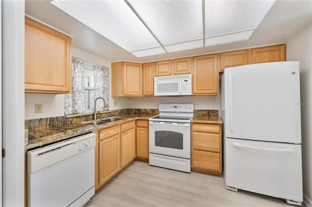 616 COTTAGE LANE #616 Lakeland, FL 33803