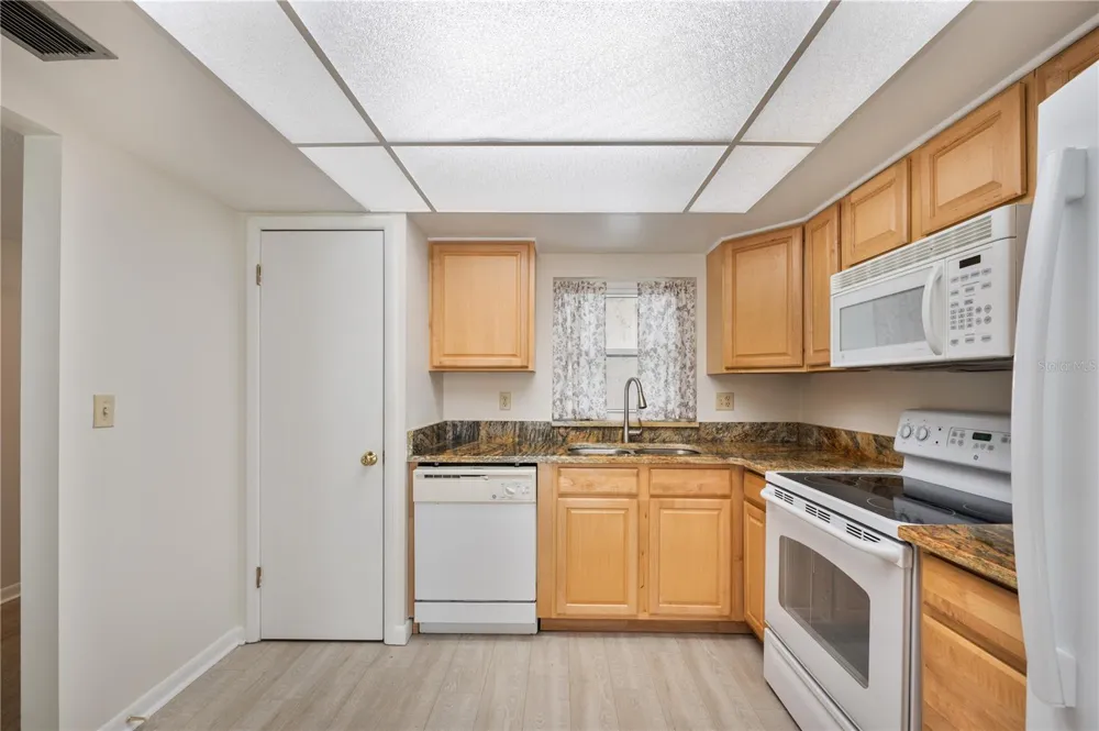 616 COTTAGE LANE #616 Lakeland, FL 33803