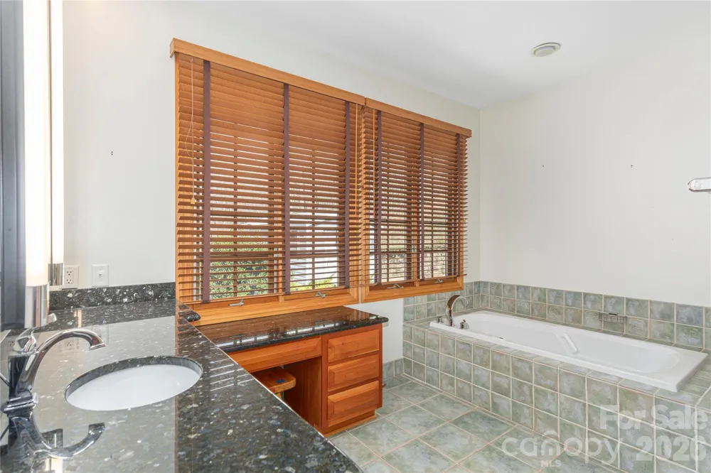 98 Flat Creek Road Fairview, NC 28730