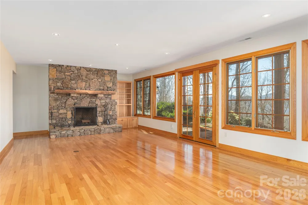 98 Flat Creek Road Fairview, NC 28730