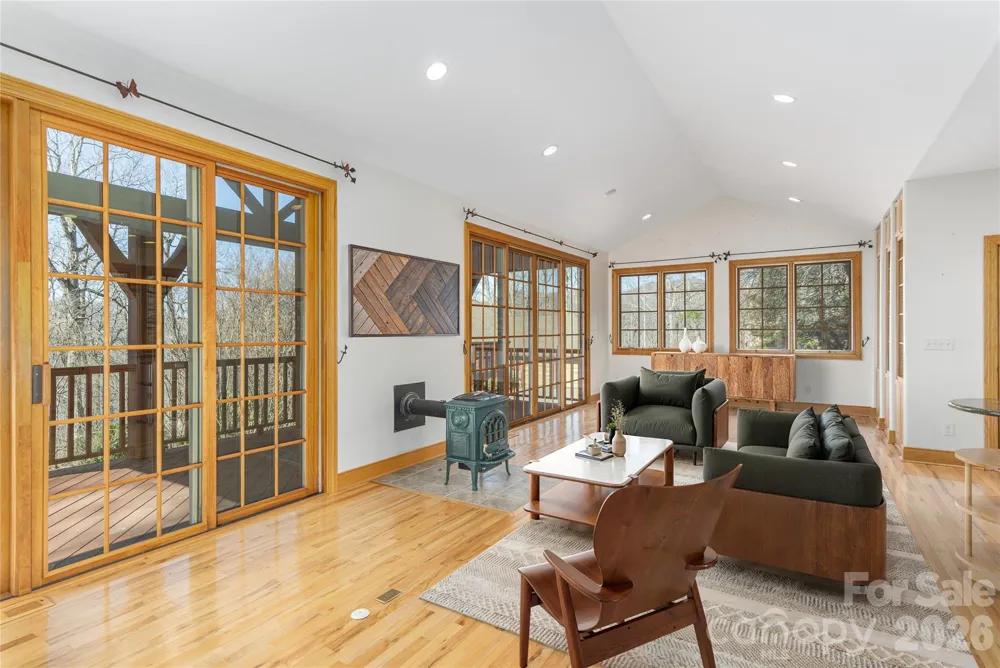 98 Flat Creek Road Fairview, NC 28730