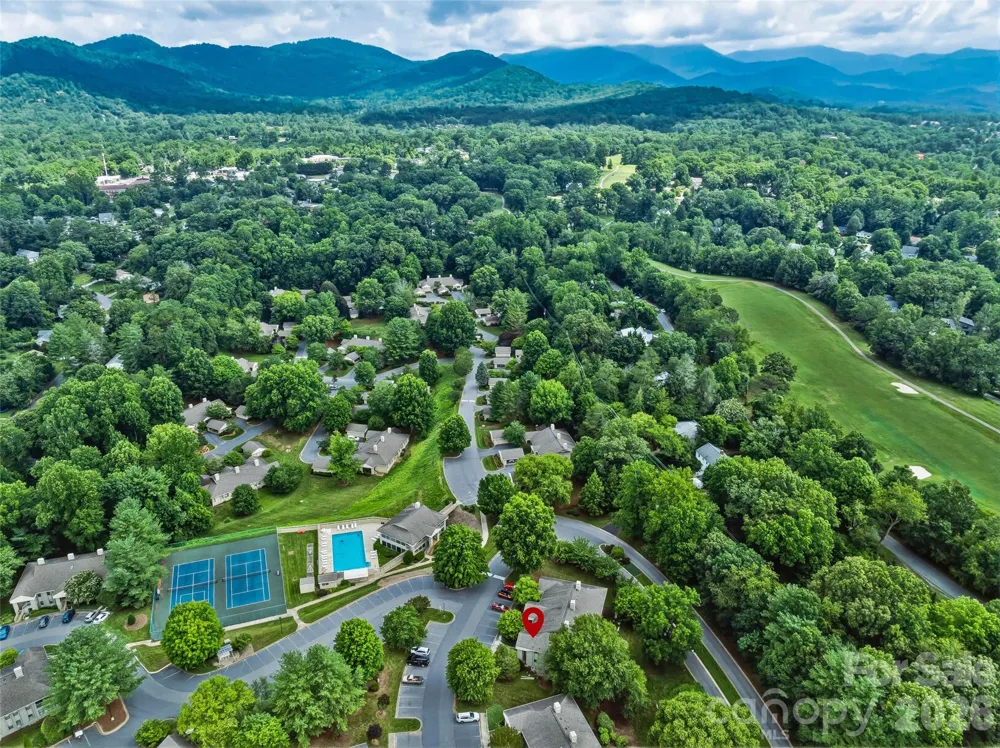 106 Abbey Circle Asheville, NC 28805