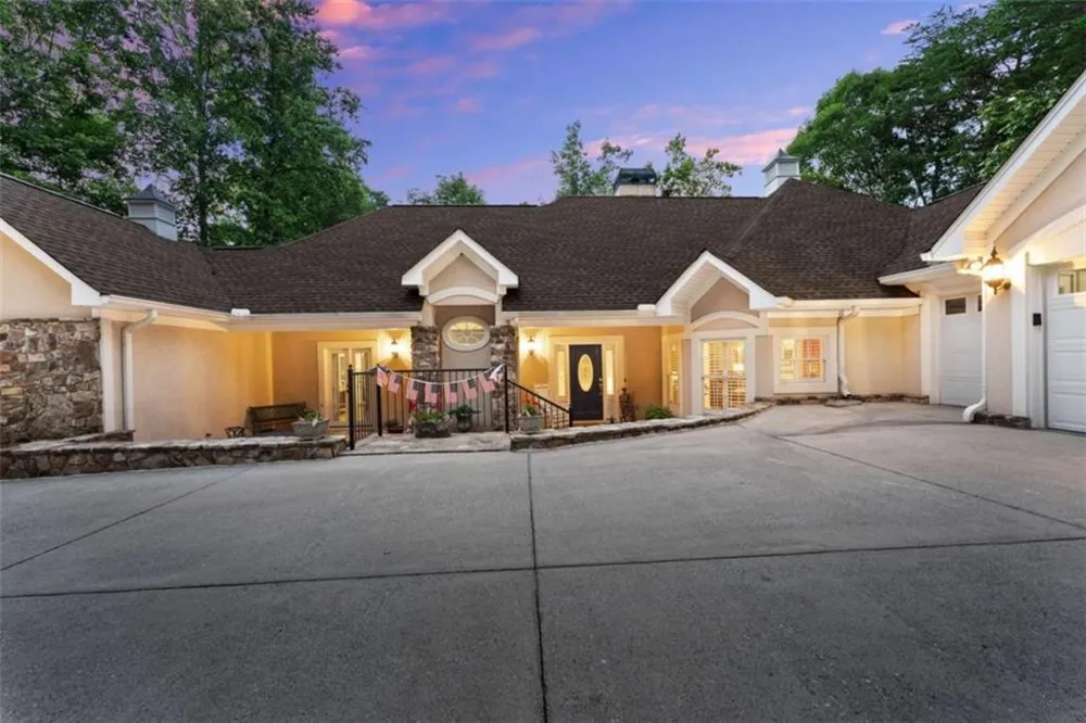 2200 Orchard Drive Clarkesville, GA 30523