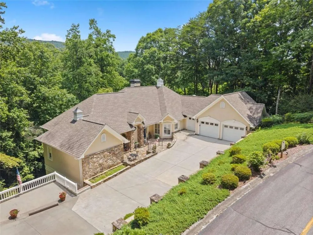 2200 Orchard Drive Clarkesville, GA 30523