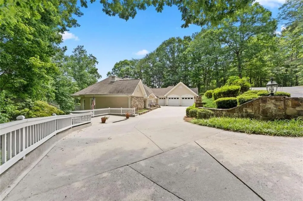 2200 Orchard Drive Clarkesville, GA 30523