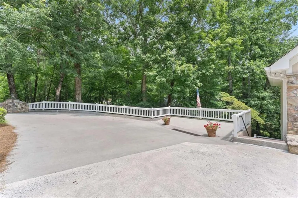 2200 Orchard Drive Clarkesville, GA 30523