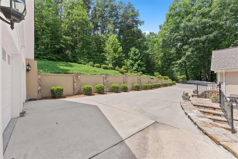 2200 Orchard Drive Clarkesville, GA 30523