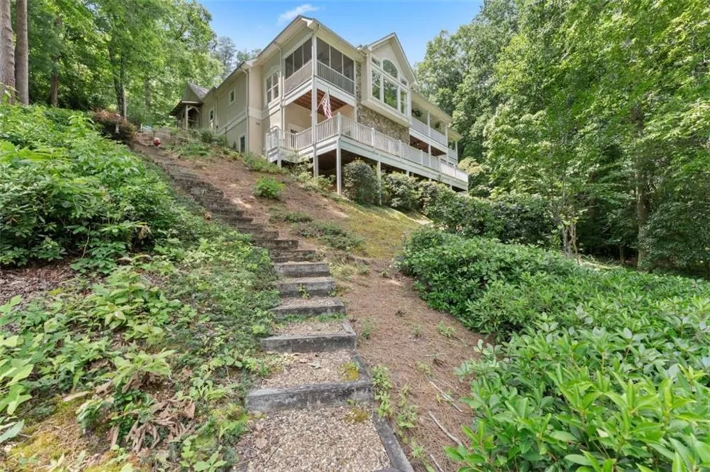 2200 Orchard Drive Clarkesville, GA 30523