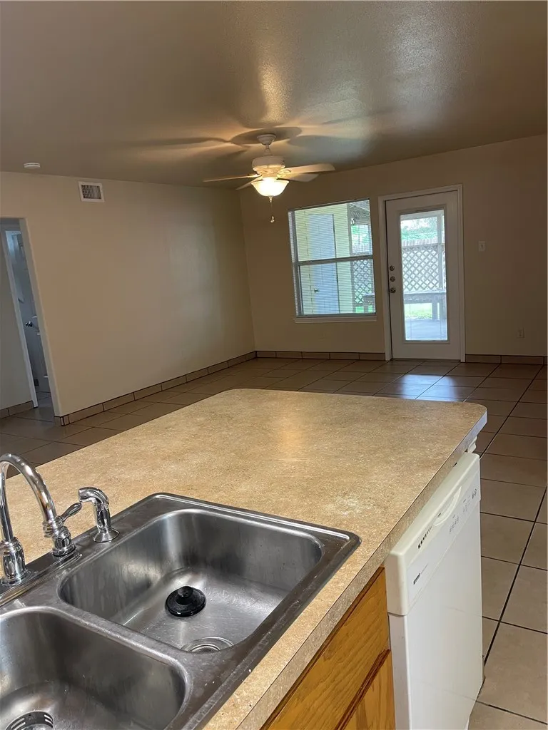 2540 Avenue C Ingleside, TX 78362