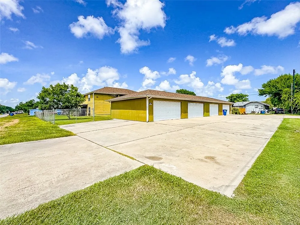 2540 Avenue C Ingleside, TX 78362