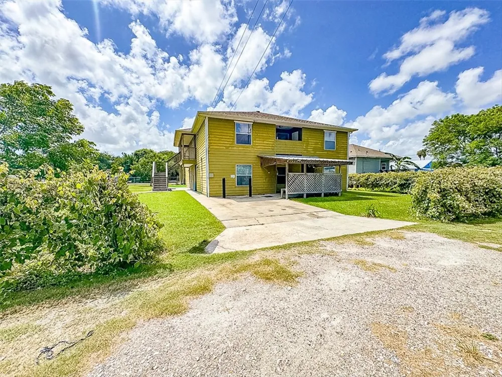 2540 Avenue C Ingleside, TX 78362