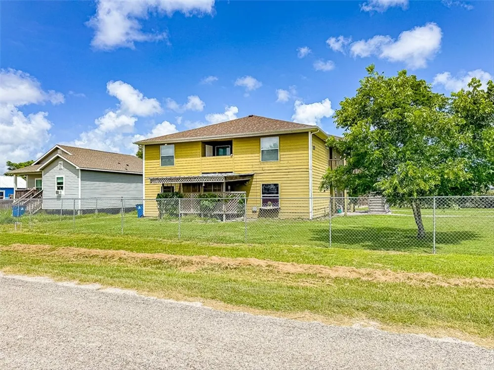 2540 Avenue C Ingleside, TX 78362