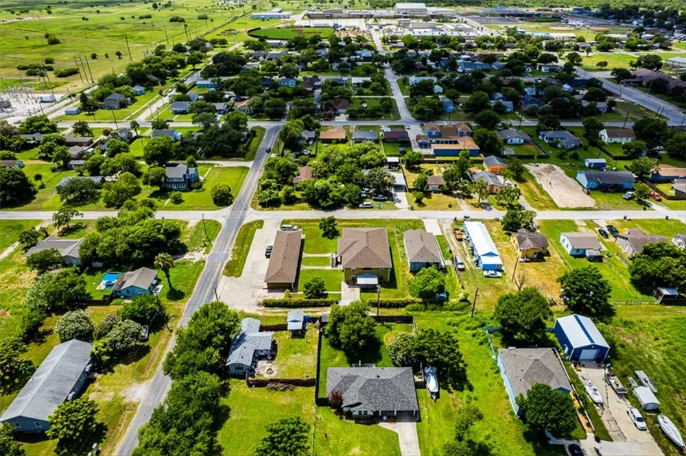 2540 Avenue C Ingleside, TX 78362