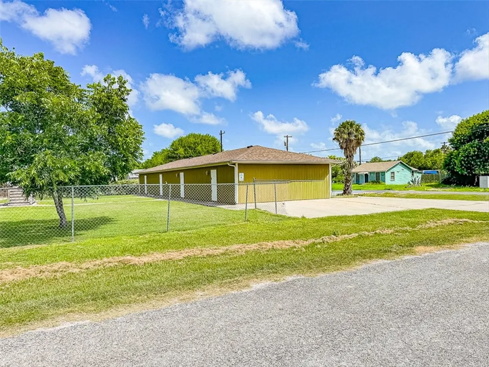 2540 Avenue C Ingleside, TX 78362