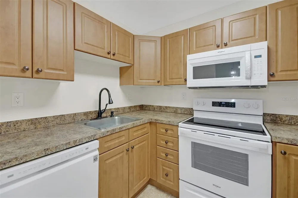 220 MOREE LOOP #2 Winter Springs, FL 32708