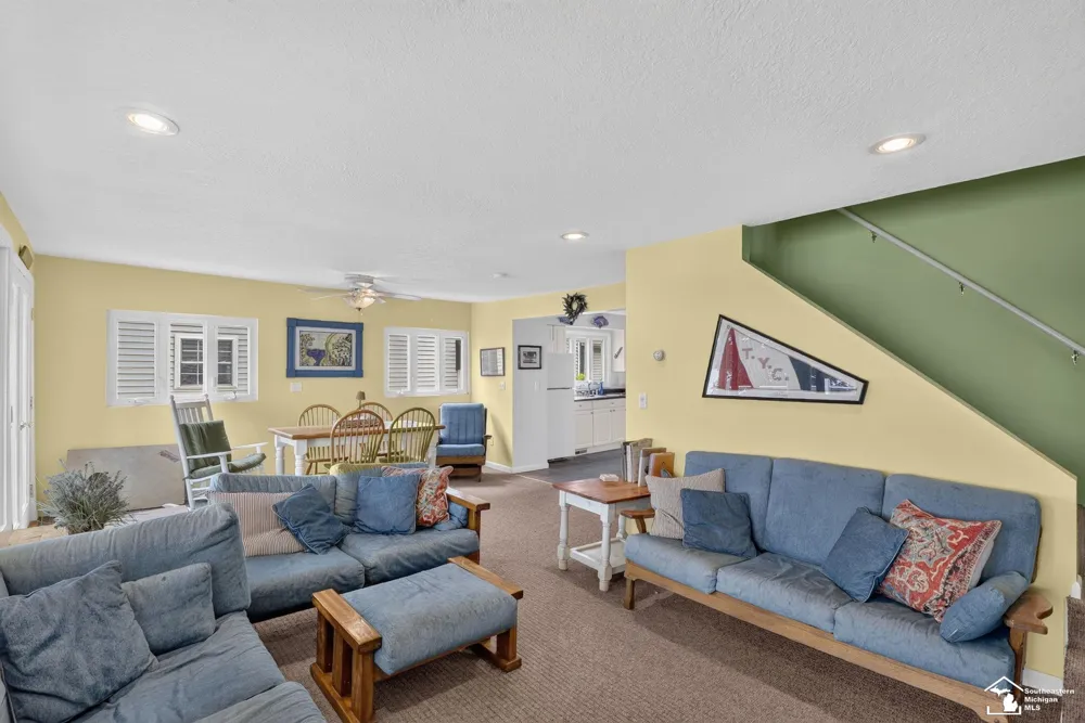 736 Lakeview Drive Columbia Township, MI 49234