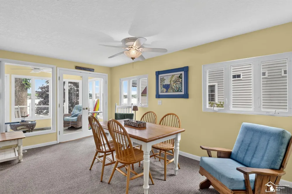 736 Lakeview Drive Columbia Township, MI 49234
