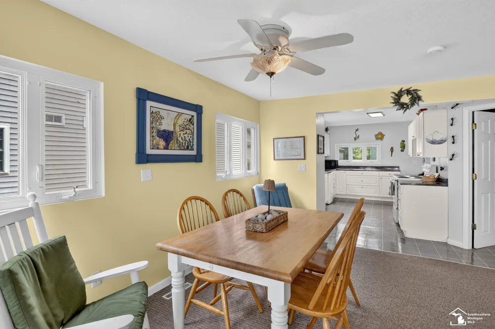 736 Lakeview Drive Columbia Township, MI 49234