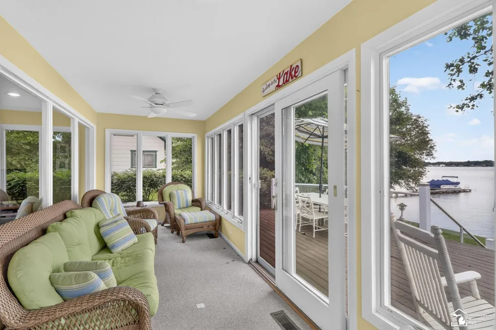 736 Lakeview Drive Columbia Township, MI 49234