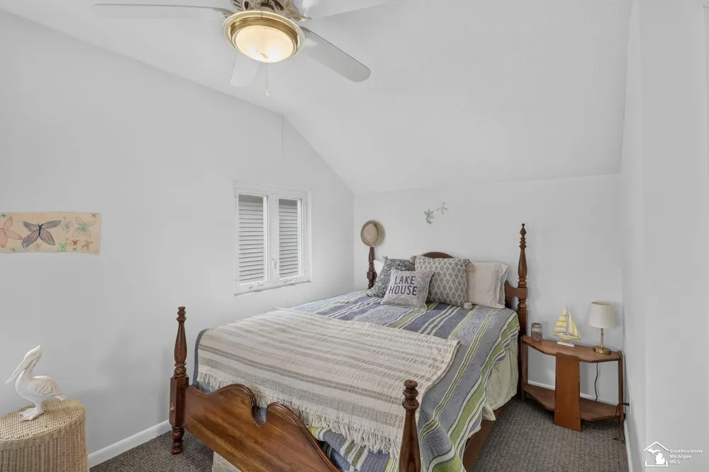 736 Lakeview Drive Columbia Township, MI 49234