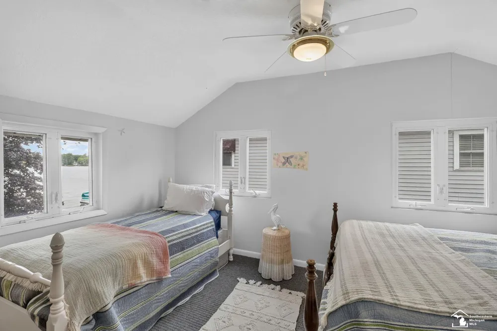 736 Lakeview Drive Columbia Township, MI 49234