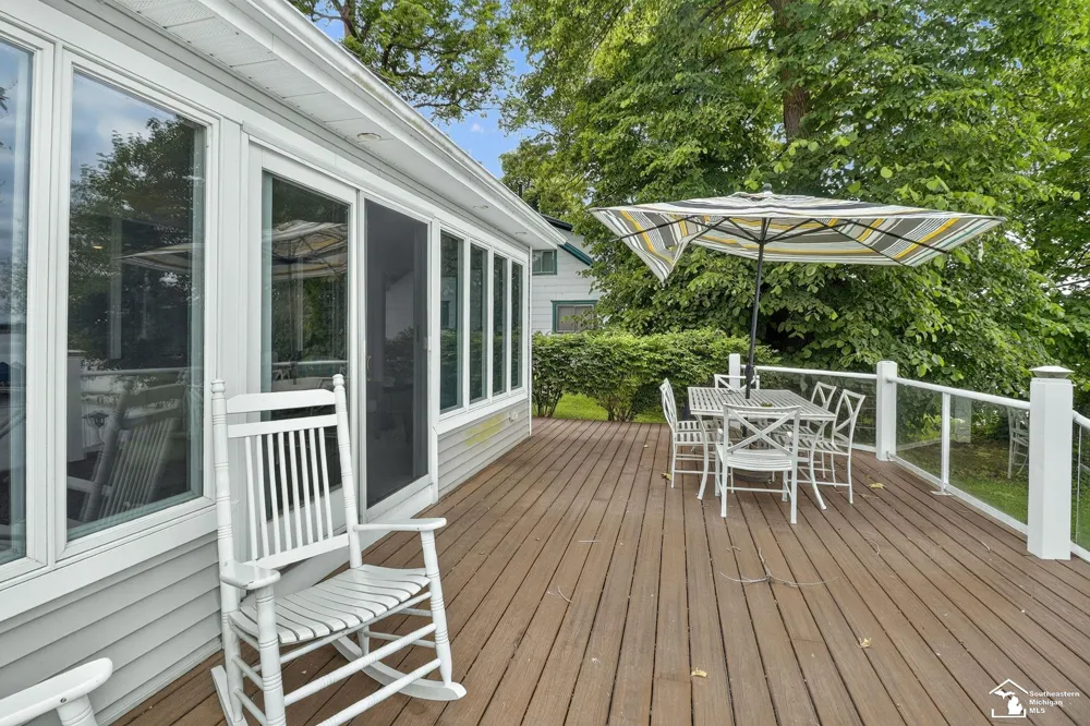 736 Lakeview Drive Columbia Township, MI 49234