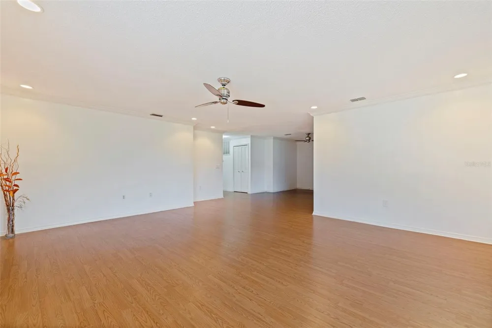 8140 TERRACE GARDEN DRIVE #103 St Petersburg, FL 33709