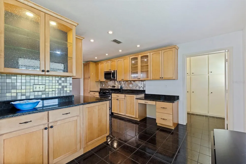 8140 TERRACE GARDEN DRIVE #103 St Petersburg, FL 33709