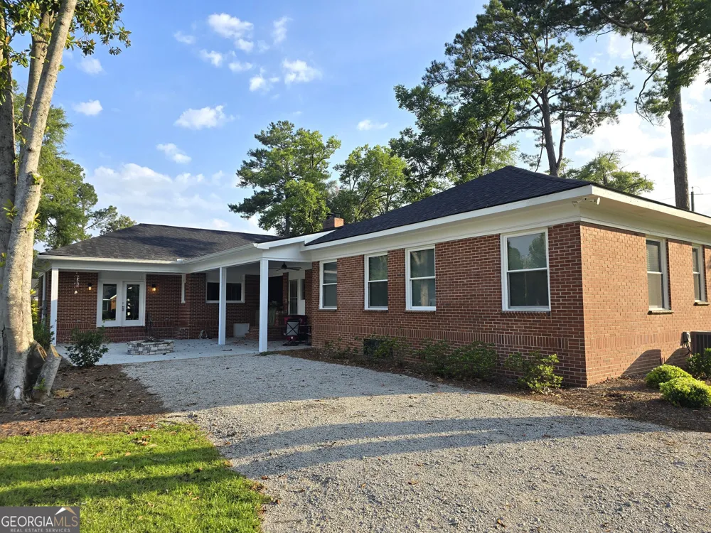 834 Academy DR Louisville, GA 30434