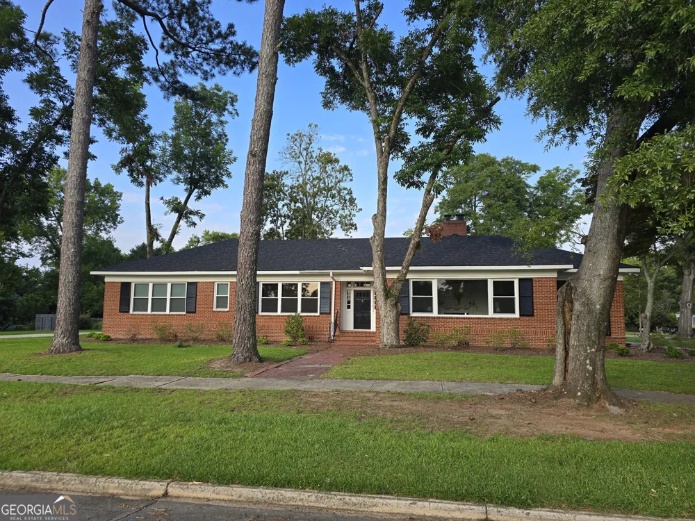 834 Academy DR Louisville, GA 30434
