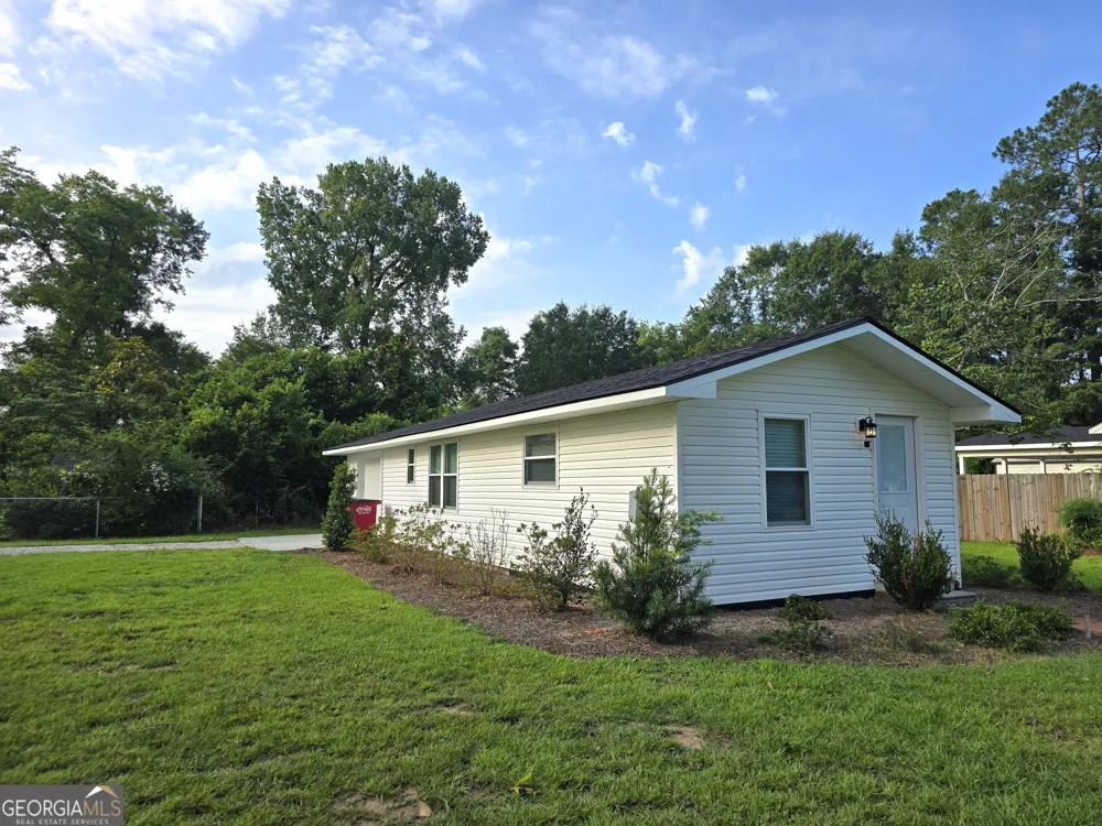 834 Academy DR Louisville, GA 30434