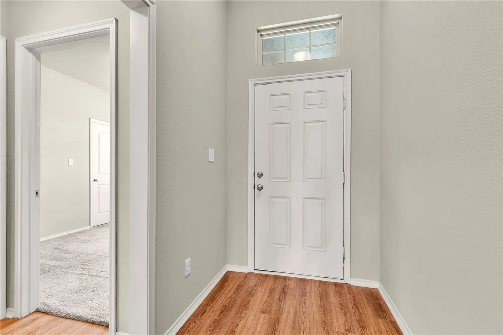 704 Mockingbird Street Navasota, TX 77868