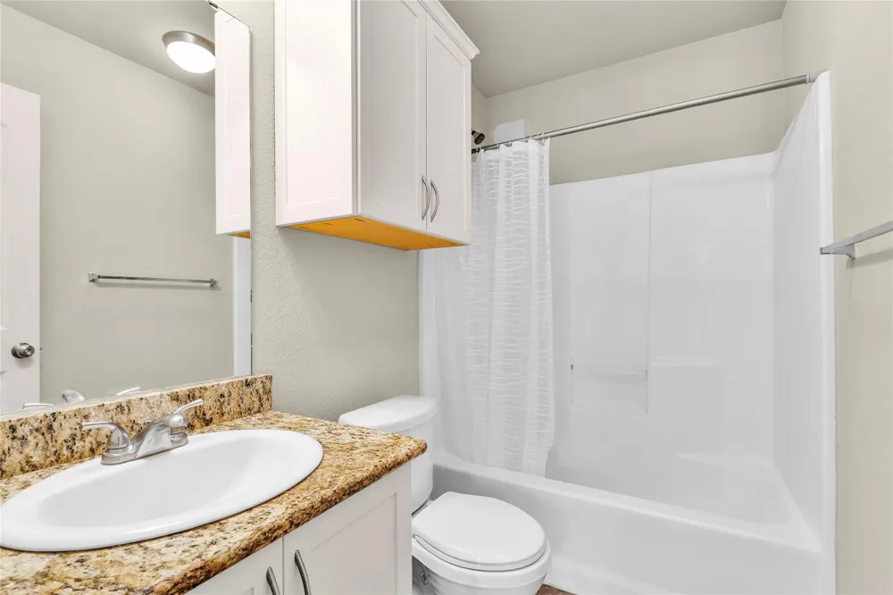 704 Mockingbird Street Navasota, TX 77868