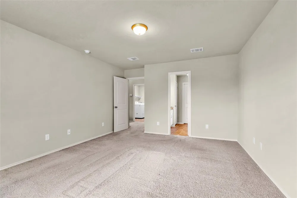 704 Mockingbird Street Navasota, TX 77868