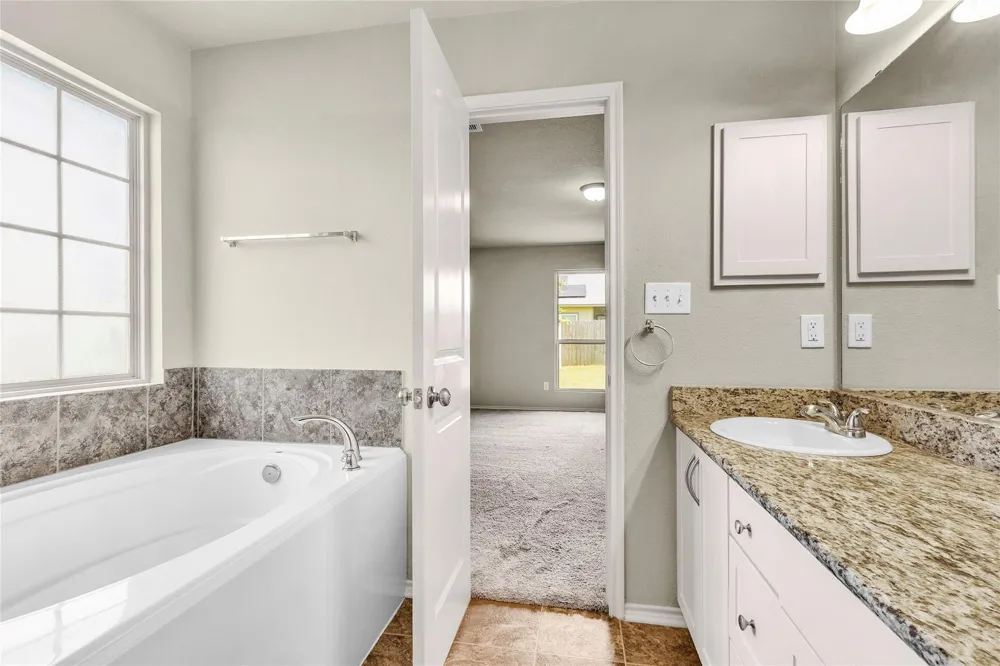 704 Mockingbird Street Navasota, TX 77868