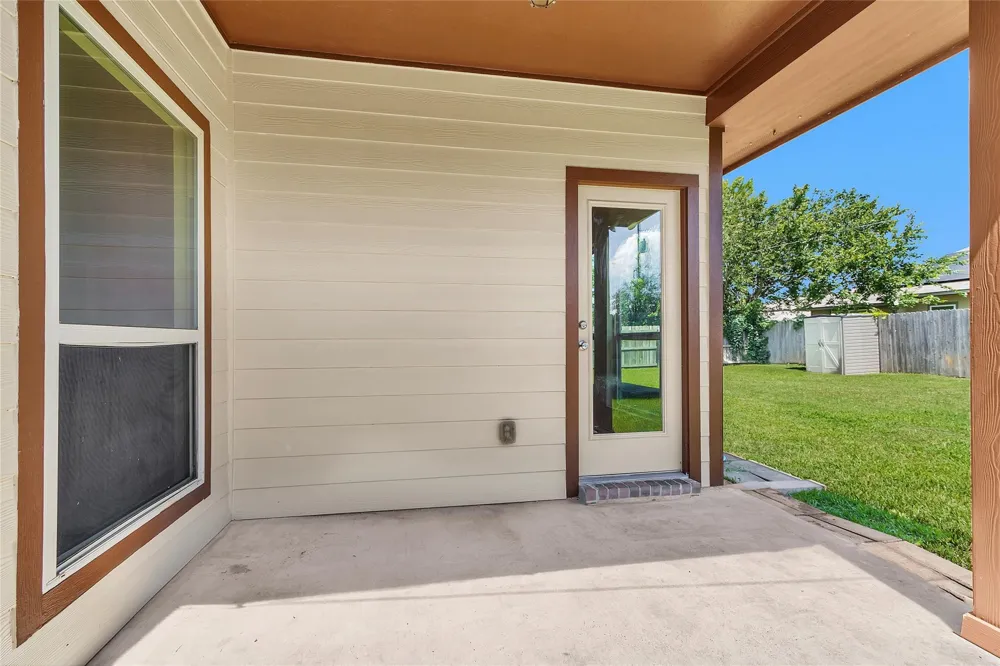 704 Mockingbird Street Navasota, TX 77868