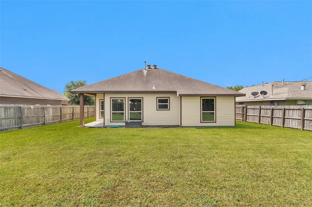 704 Mockingbird Street Navasota, TX 77868