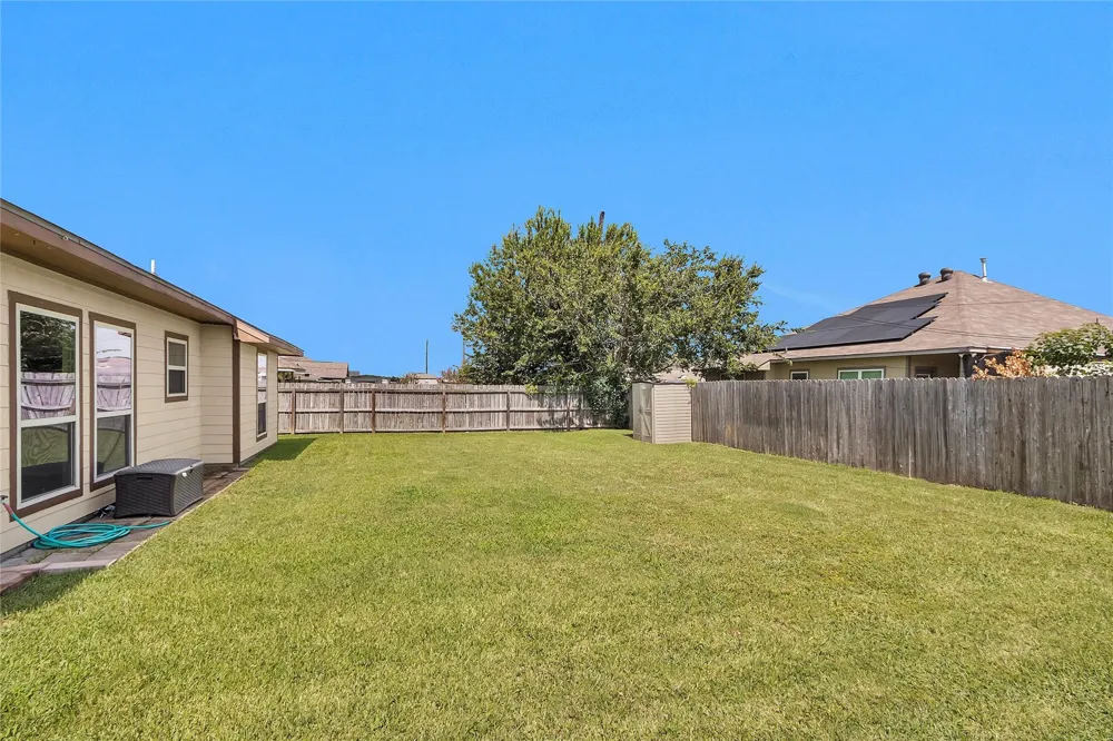 704 Mockingbird Street Navasota, TX 77868