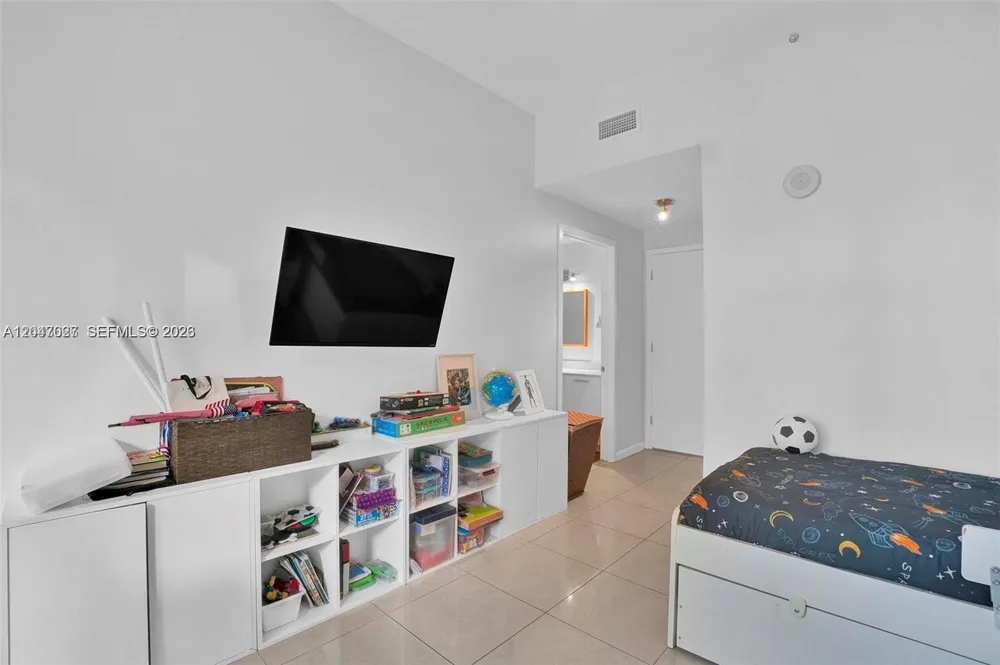 3470 E Coast Ave #H0904 Miami, FL 33137