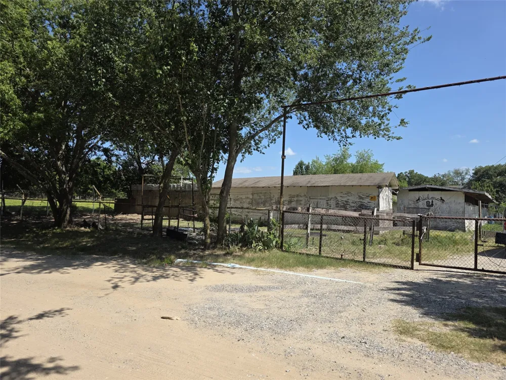 3719 Private Road 3843 Road Quinlan, TX 75474
