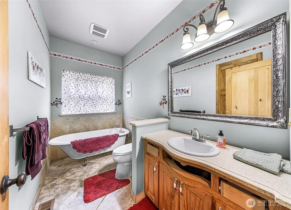 3378 Deer Trails Lane Bow, WA 98232