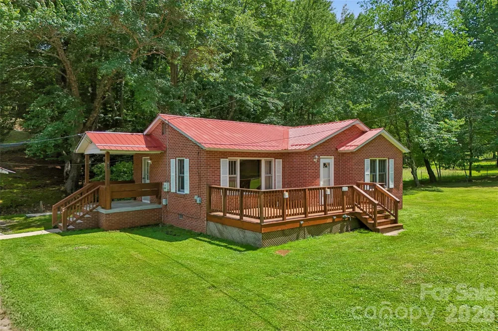 611 Reeves Cove Road Candler, NC 28715