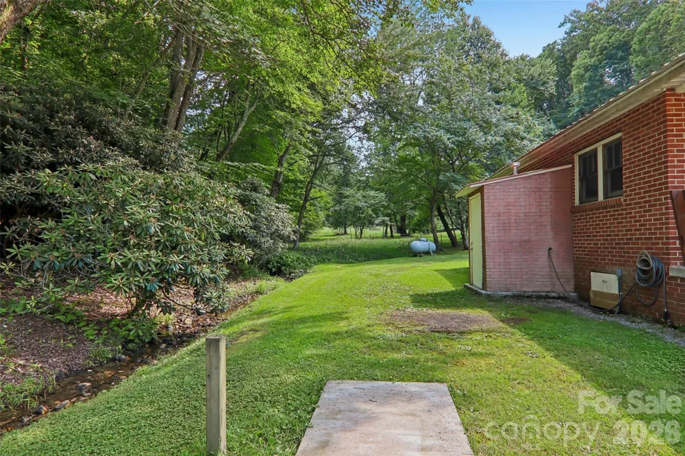 611 Reeves Cove Road Candler, NC 28715